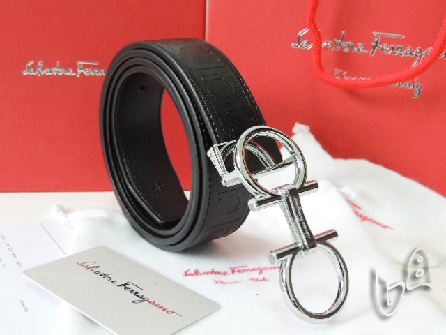 Ferragamo Adjustable Gancio/Vara Buckle Belt For Women In 85CM - 105CM Sizes MW045